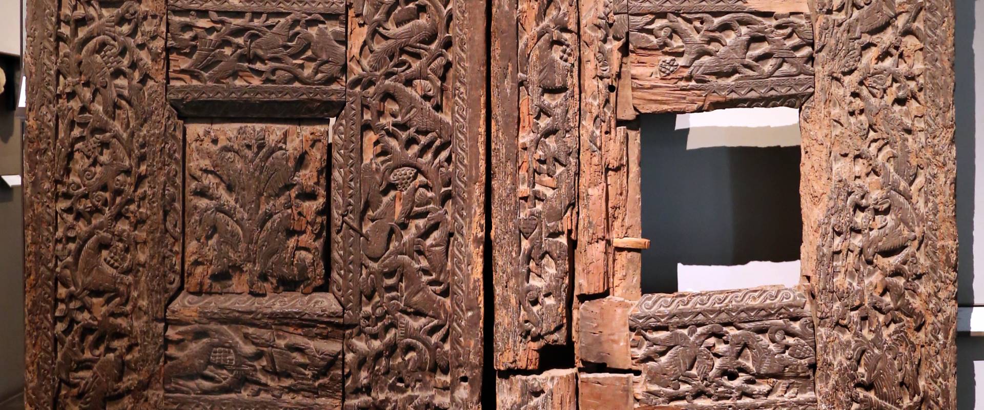 Portale di san bertoldo, in legno intagliato, dalla chiesa di s. alessandro a parma, x secolo 01 photo by Sailko
